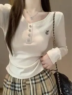 ホワイト 長袖 Tシャツ ボタン付き