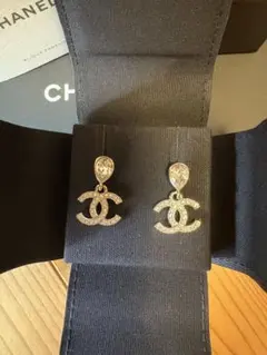 新品、未使用。 CHANEL ダブルCロゴ ピアス