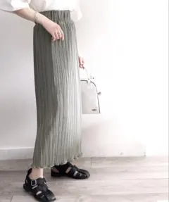きらり揺らめく メロープリーツタイトロングスカート グレー オリーブグリーン