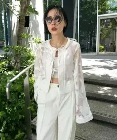 MEDI SHEER DAMASK JACQUARD BLOUSE ameriのサムネイル