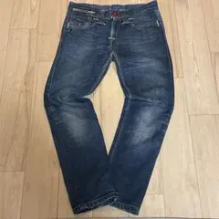 生産国不明　Levi's RED スリム　スキニー　デニム　ジーンズ　リーバイス