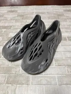 yeezy イージー FORM RUNNER フォームランナー