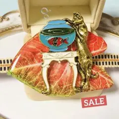 【特価】猫ちゃんと金魚 ブローチ＆帯留め2way ꕤ帯留金具付き 1点品