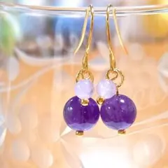 アメジストとラベンダーアメジストのピアス