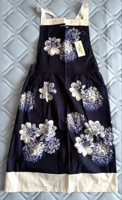 HANAE MORI APRON ネイビー　ホワイト　大きな花　和風　Mサイズのサムネイル