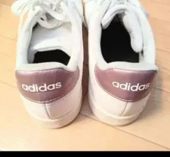 【今日だけお値下げ❗】adidasホワイト スニーカーデッキシューズ ピンクのサムネイル