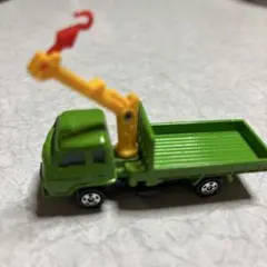 クレーン付き緑色ミニカー