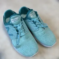 New Balance FUEL CORE COAST 水色スニーカー