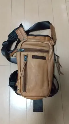 クシタニ2WAYレッグバッグ（YVS03 VINTAGE レッグバッグ） 中古品 KUSHITANIの撥水レザー仕様の2Wayレッグバッグ - YouTube