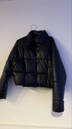 ZARA ブラック クロップドダウンジャケット