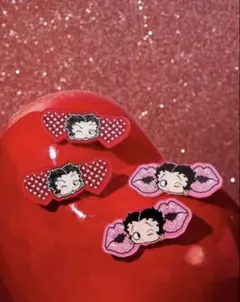 ベティヘアピン４つセット　ベティブープピン　ヘアピン　ベティちゃんレッドピンク
