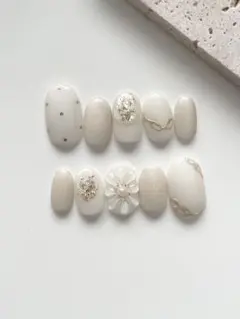 ぷっくりフラワーネイルチップ　きらきら　上品　ぷっくり　マグネット