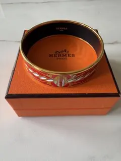 Hermès 美品 エナメルバングル 赤 ゴールド 箱付のサムネイル