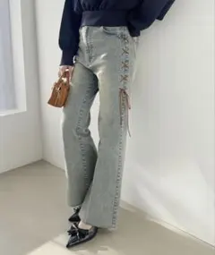 NICE CLAUP サイドレースアップ フレアデニムパンツのサムネイル