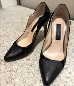 ダイアナ ブラック 型押し カタオシ ポインテッド ハイヒール