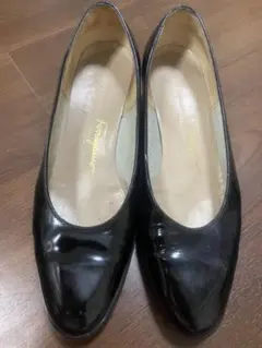 フェラガモ　ローファー パンプス 黒　エナメル　23cm