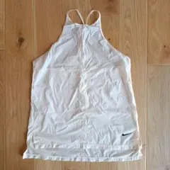 Nike DRI-FIT ペールピンクタンクトップ