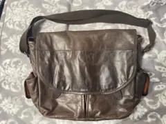 Cole Haan（コールハーン）のレザーメッセンジャーバッグ