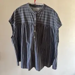 ノースリーブシャツ