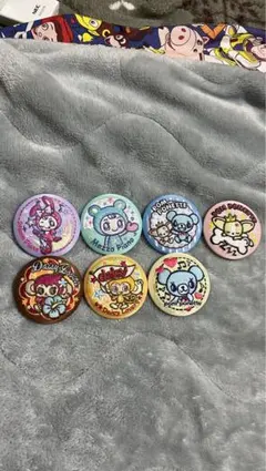 ナルミヤキャラクターズ　刺繍缶バッジビスケット　エンジェルブルー