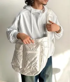 JaVaコラボ　キルティング　ショルダーバッグ　大容量