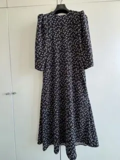 ミラオーウェン　小花柄ワンピース