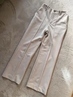 earth music&ecologyセンタープレス　ベージュ ウエストゴム