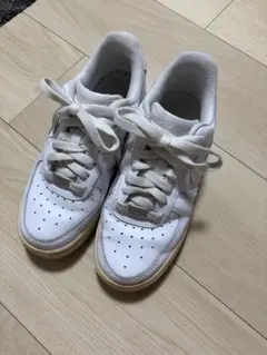 NIKE AIR FORCE 1 ホワイト スニーカー