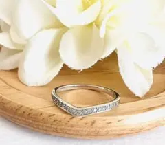 ダイヤモンド リング 0.10ct V字リング