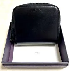 PRADA 二つ折り財布 ブラック レザーのサムネイル