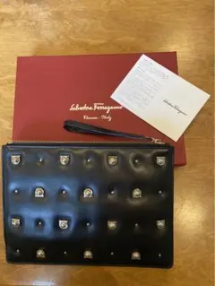 ガンチーニロゴがいっぱいのクラッチバッグ　美品