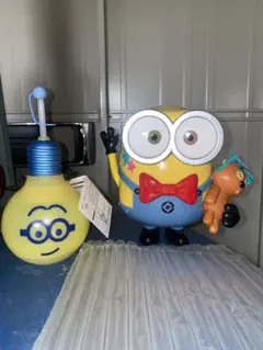 USJ 限定 商品  ミニオン 電球型 ドリンクボトル　ミニオン　ボブ？ティム？