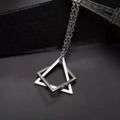 ⭐️トライアングル×スクエアネックレス⭐️ スクウェア　オシャレ　シルバー　ブラック