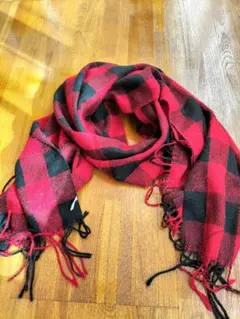 赤と黒のチェック柄ストール厚手