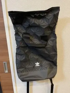 adidas 立体幾何学模様 リュック
