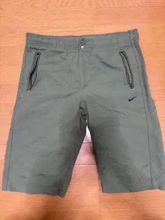 NIKE ショートパンツ カーキ Mサイズのサムネイル