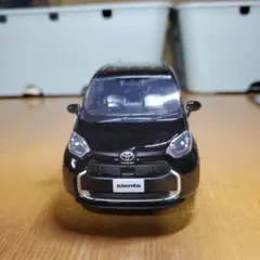 トヨタ sienta ミニカー 黒のサムネイル