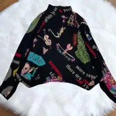 『新品未使用』⭐️トクコプルミエヴォル⭐️濃いグリーンに素敵な刺繍チュニック❣️ 未使用に近い』⭐️トクコプルミエヴォル⭐️緑地に貴族の舞踏会