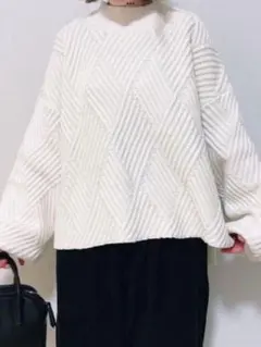 最終お値下げ　タグ無し新品ダイヤ柄ショート丈ニット　ハイネック　アイボリー