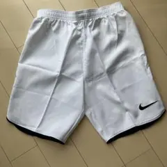 Nike DRI-FIT ホワイト ショートパンツ 150(M)