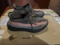 Yeezy Boost 350 V2 グレー/ピンク