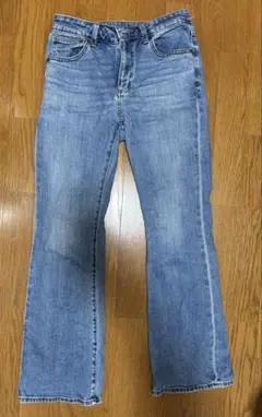GU ミドルライズフレアジーンズM