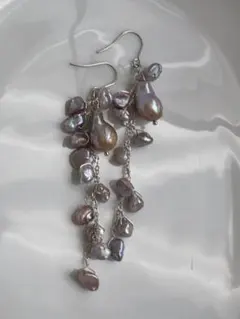 S 64淡水パール　メタリック虹色　パープル　オイスターバロック　ケシ　ピアス