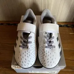 サッカートレーニングシューズアディダスプレデター【白】17㎝