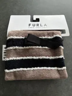 FURLA タオルハンカチ　ポーチ　ファスナー付きのサムネイル