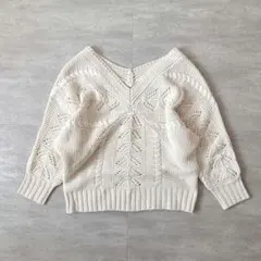 ケーブルニット 白 透かし編み 首長効果 ショート丈 ドルマンリーブ 着痩せ