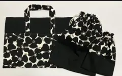 ハンドメイド　入園入学　レッスンバック　お着替袋 巾着袋　花柄　ブラック