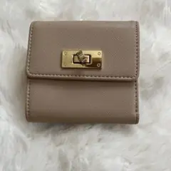 [美品] ベージュ 三つ折り財布 合成皮革 ゴールド金具