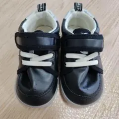美品ブラック スニーカー　15㎝　キッズ　黒のサムネイル