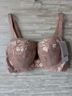 F75」トリンプ プレミアム レッドレーベル クリスマスローズの花 ブラジャー